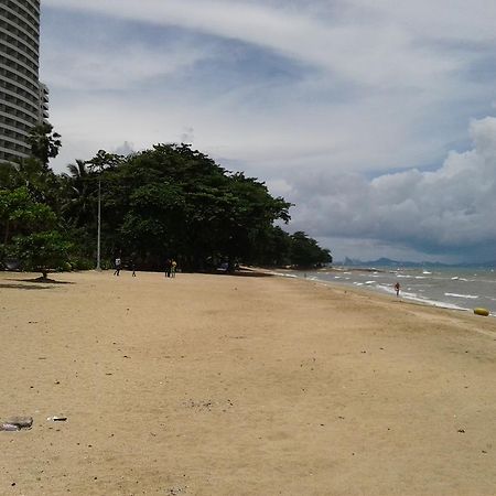 Burnout Guesthouse Pattaya Dış mekan fotoğraf