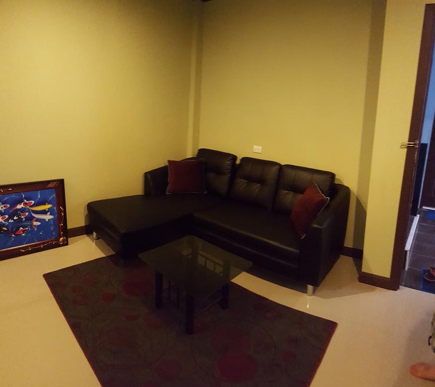 Burnout Guesthouse Pattaya Dış mekan fotoğraf
