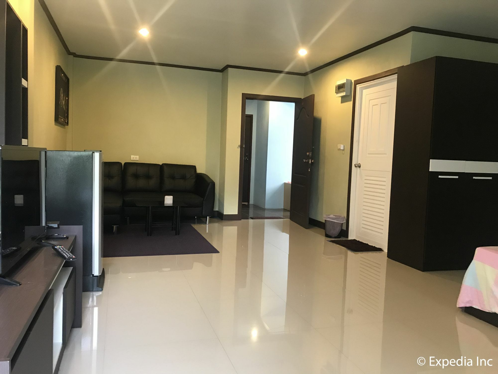 Burnout Guesthouse Pattaya Dış mekan fotoğraf
