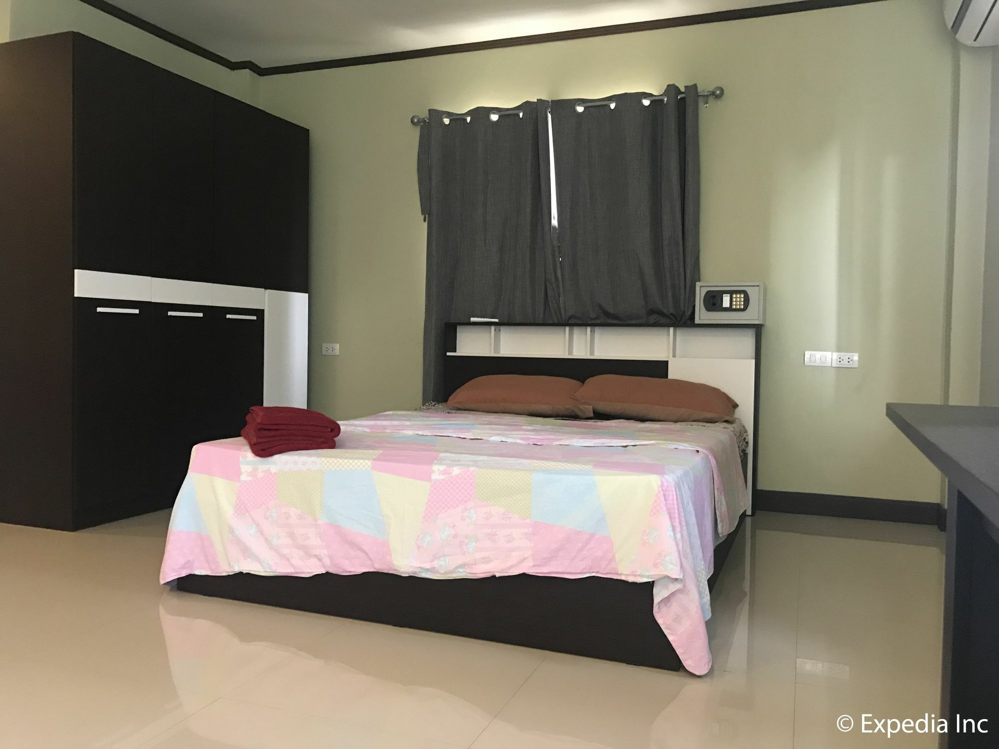 Burnout Guesthouse Pattaya Dış mekan fotoğraf
