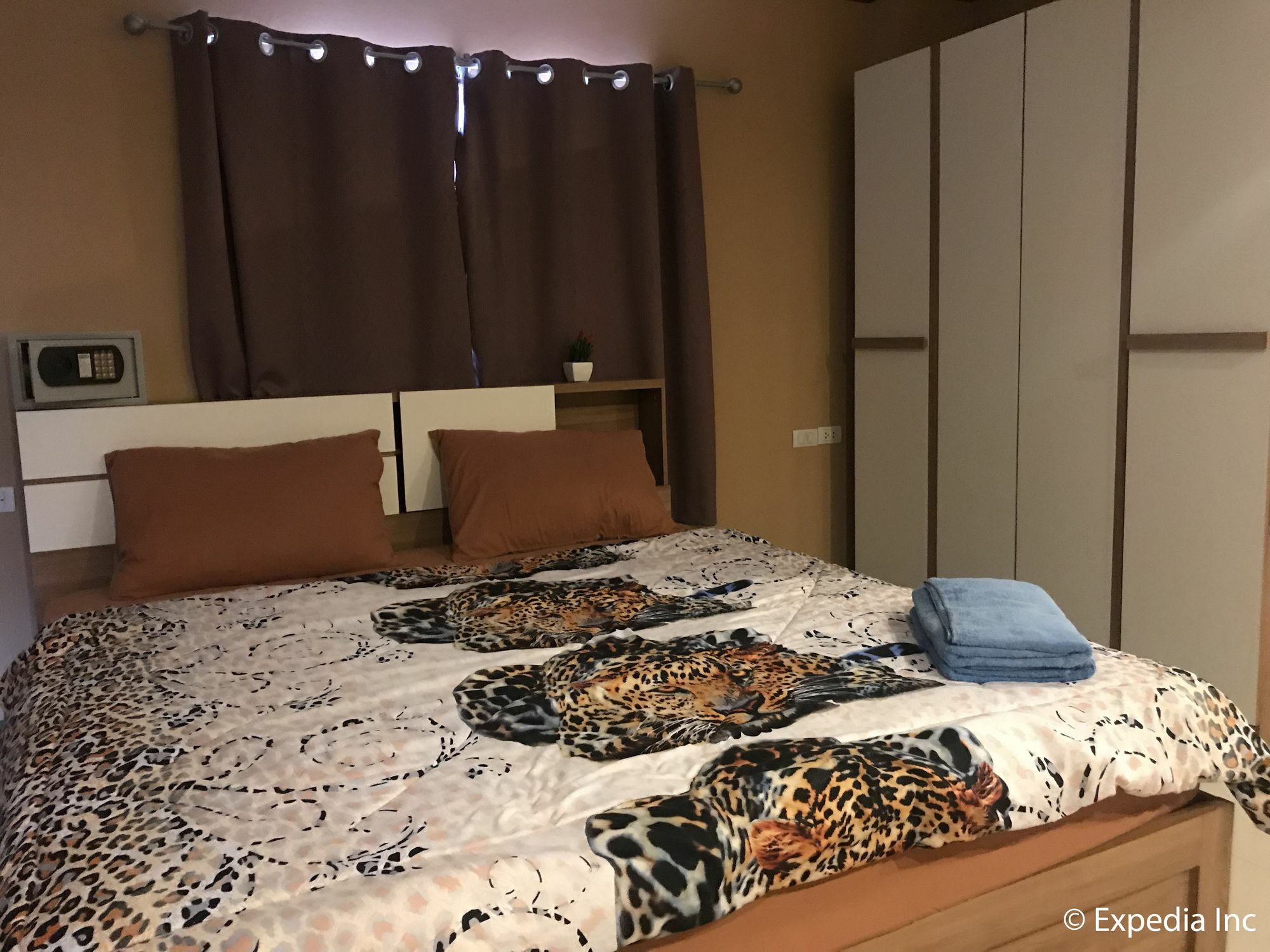 Burnout Guesthouse Pattaya Dış mekan fotoğraf