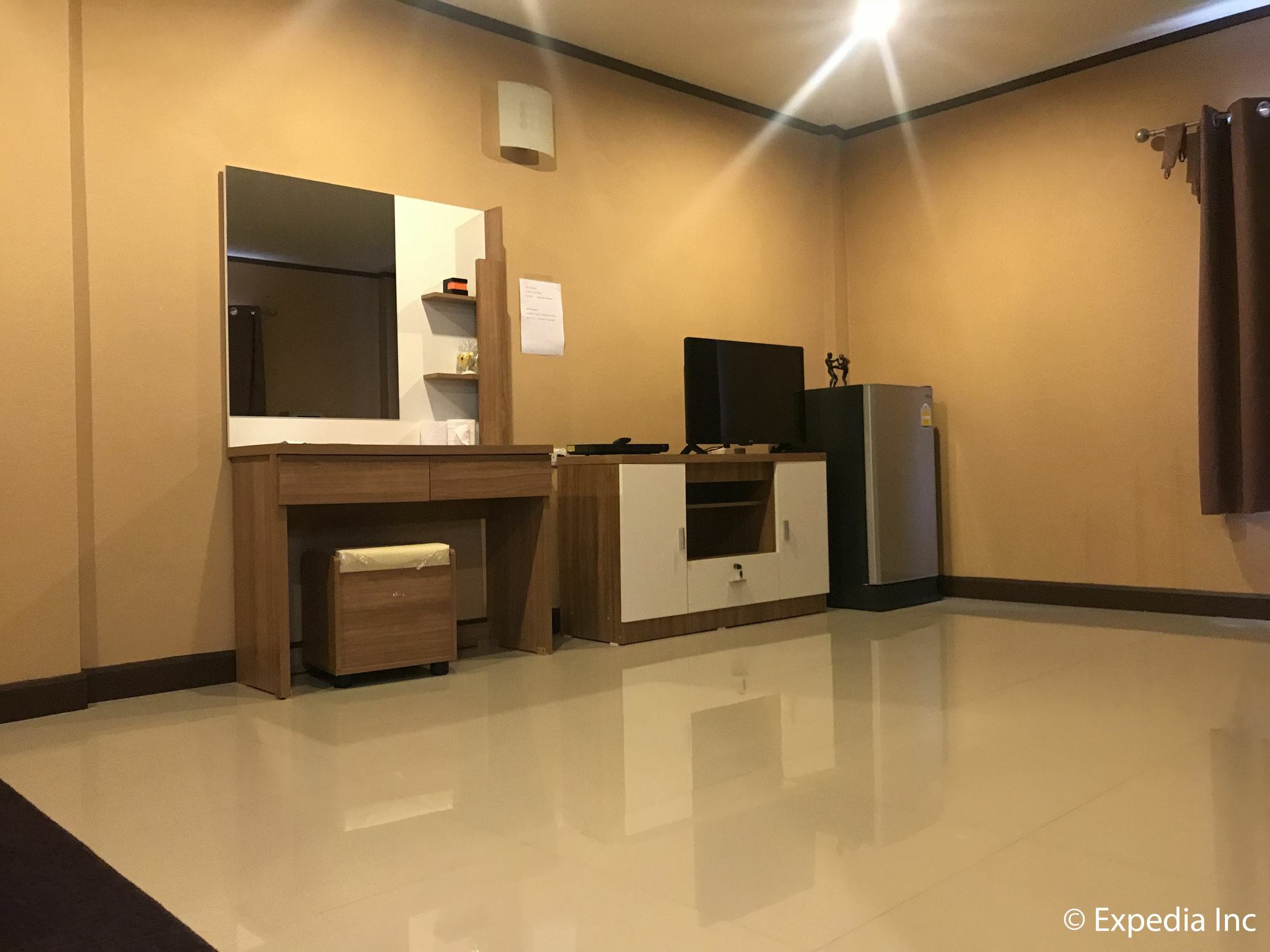 Burnout Guesthouse Pattaya Dış mekan fotoğraf