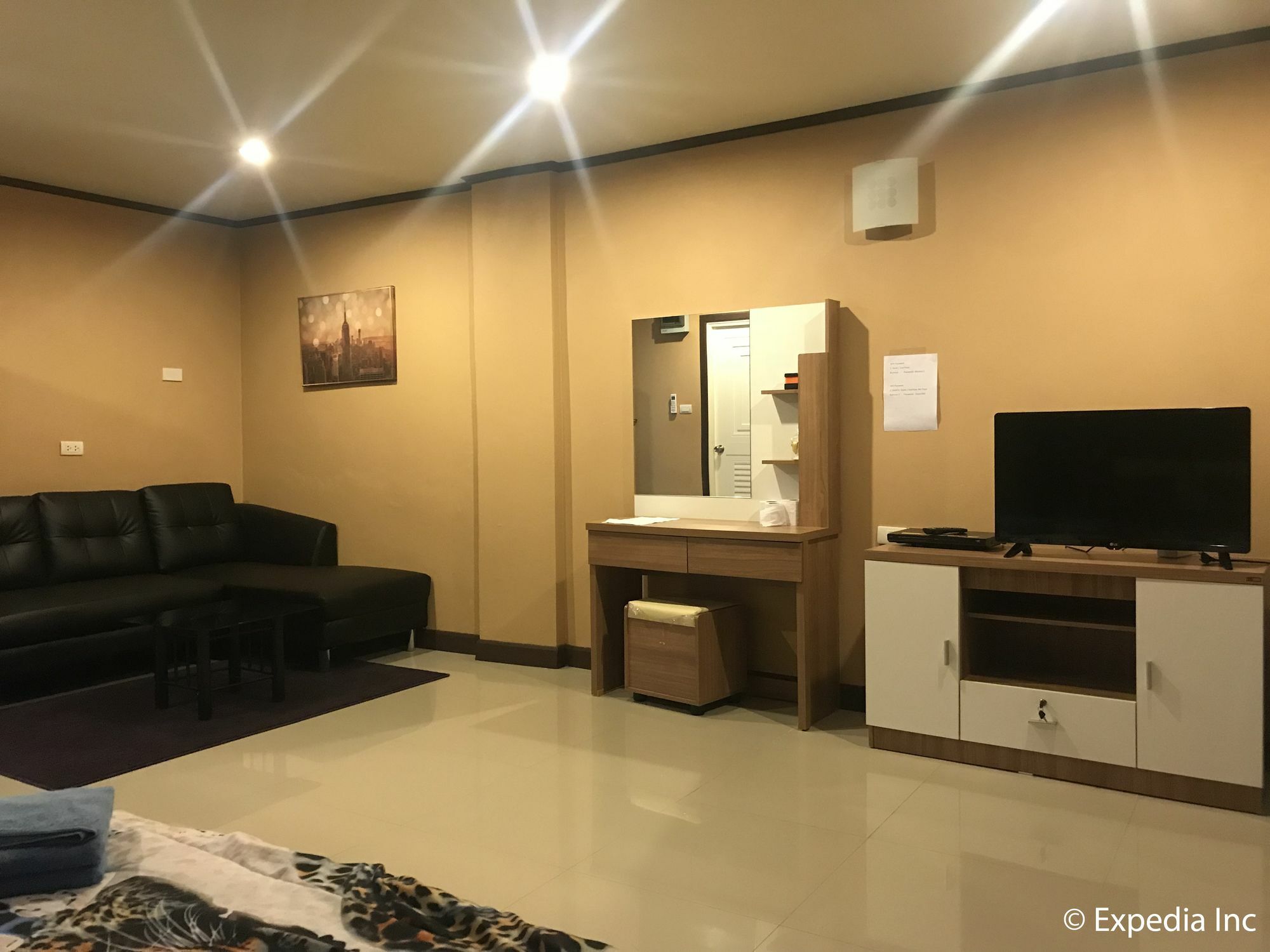 Burnout Guesthouse Pattaya Dış mekan fotoğraf